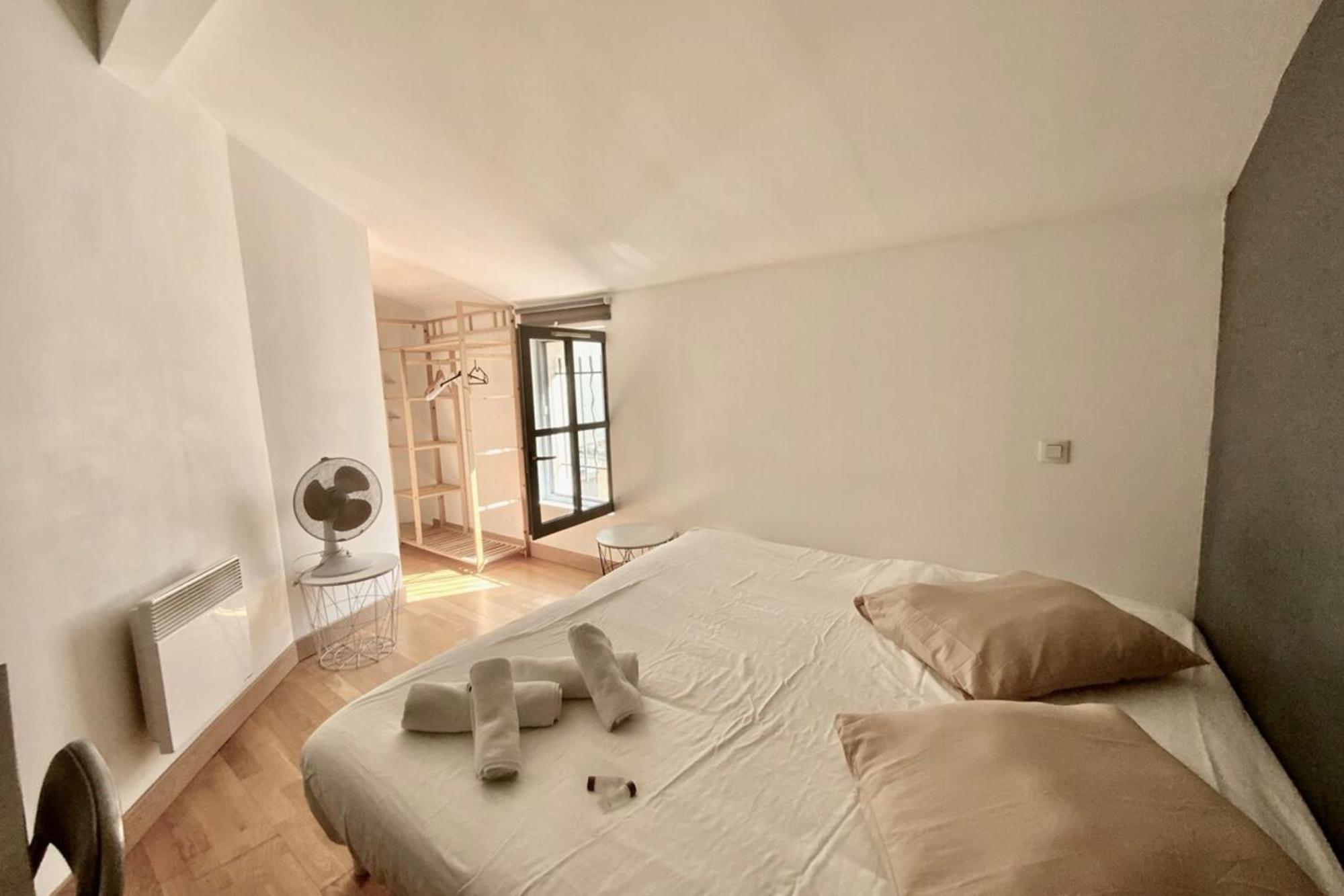 The Triplex- 3 Bedrooms In The Escutcheon! 蒙彼利埃 外观 照片