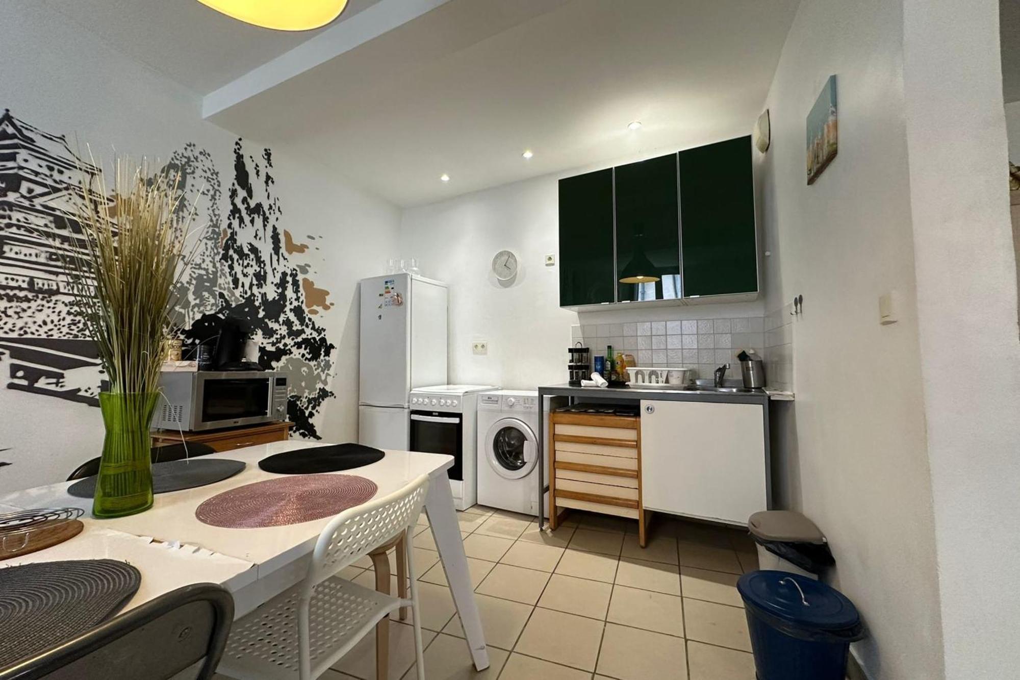 The Triplex- 3 Bedrooms In The Escutcheon! 蒙彼利埃 外观 照片